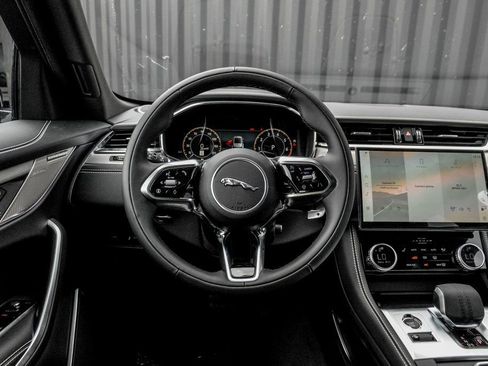 New 2026 Jaguar F-PACE R-Dynamic S image 17