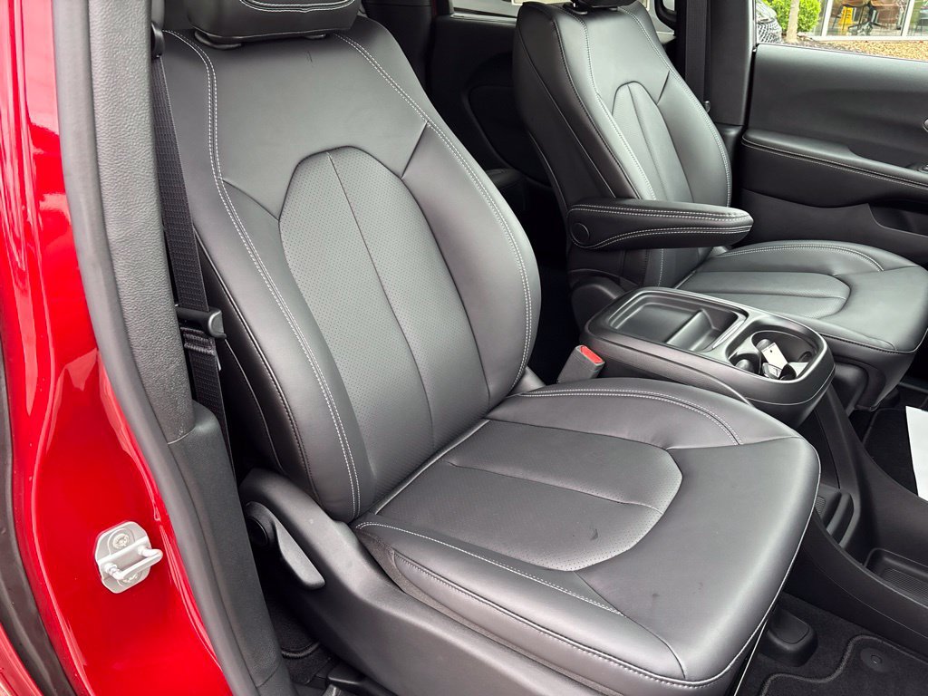 New 2027 Chrysler Pacifica Select FWD image 28