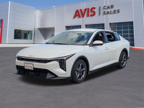 Used 2025 Kia K4 LXS image 1