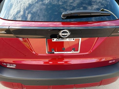 Used 2025 Nissan Kicks SR FWD image 14