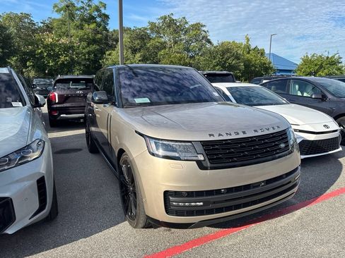 Used 2023 Land Rover Range Rover SE AWD/4WD image 3