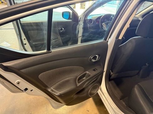 Used 2015 Nissan Versa SV image 19