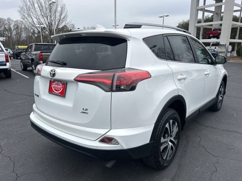 Used 2017 Toyota RAV4 LE image 5