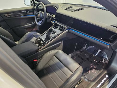 New 2025 Porsche Panamera 4 image 14