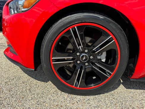 Used 2015 Ford Mustang Coupe RWD image 13