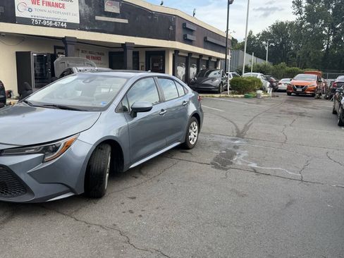 Used 2020 Toyota Corolla LE FWD image 7