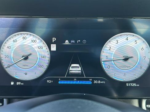 Used 2024 Hyundai Elantra Limited FWD image 2