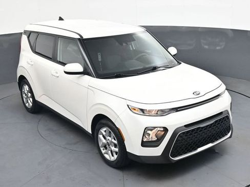 Used 2020 Kia Soul S FWD image 25