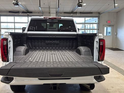 New 2026 GMC Sierra 2500 Denali w/ Denali Reserve Package AWD/4WD image 17