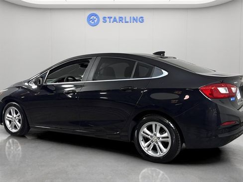 Used 2017 Chevrolet Cruze LT w/ Convenience Package image 4