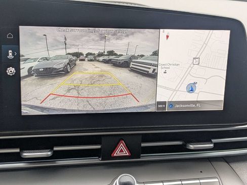 Used 2024 Hyundai Elantra SEL FWD image 21
