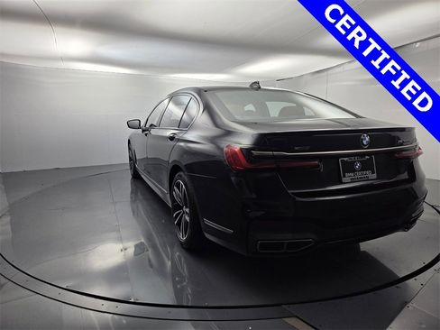 Certified 2022 BMW M760i xDrive w/ Luxury Rear Seating Package image 8