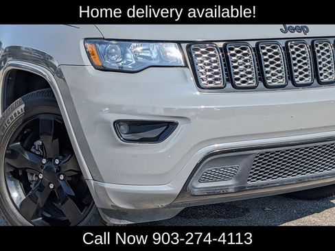 Used 2020 Jeep Grand Cherokee Altitude AWD/4WD image 12