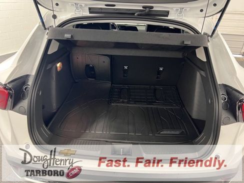 New 2025 Chevrolet Trax LT w/ Sunroof Package image 35