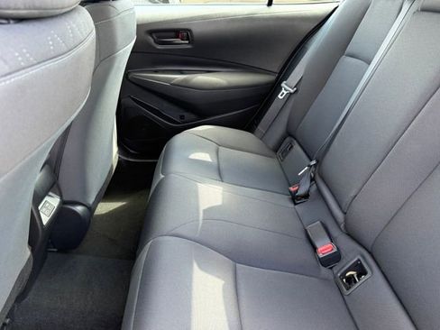 Used 2025 Toyota Corolla LE image 29