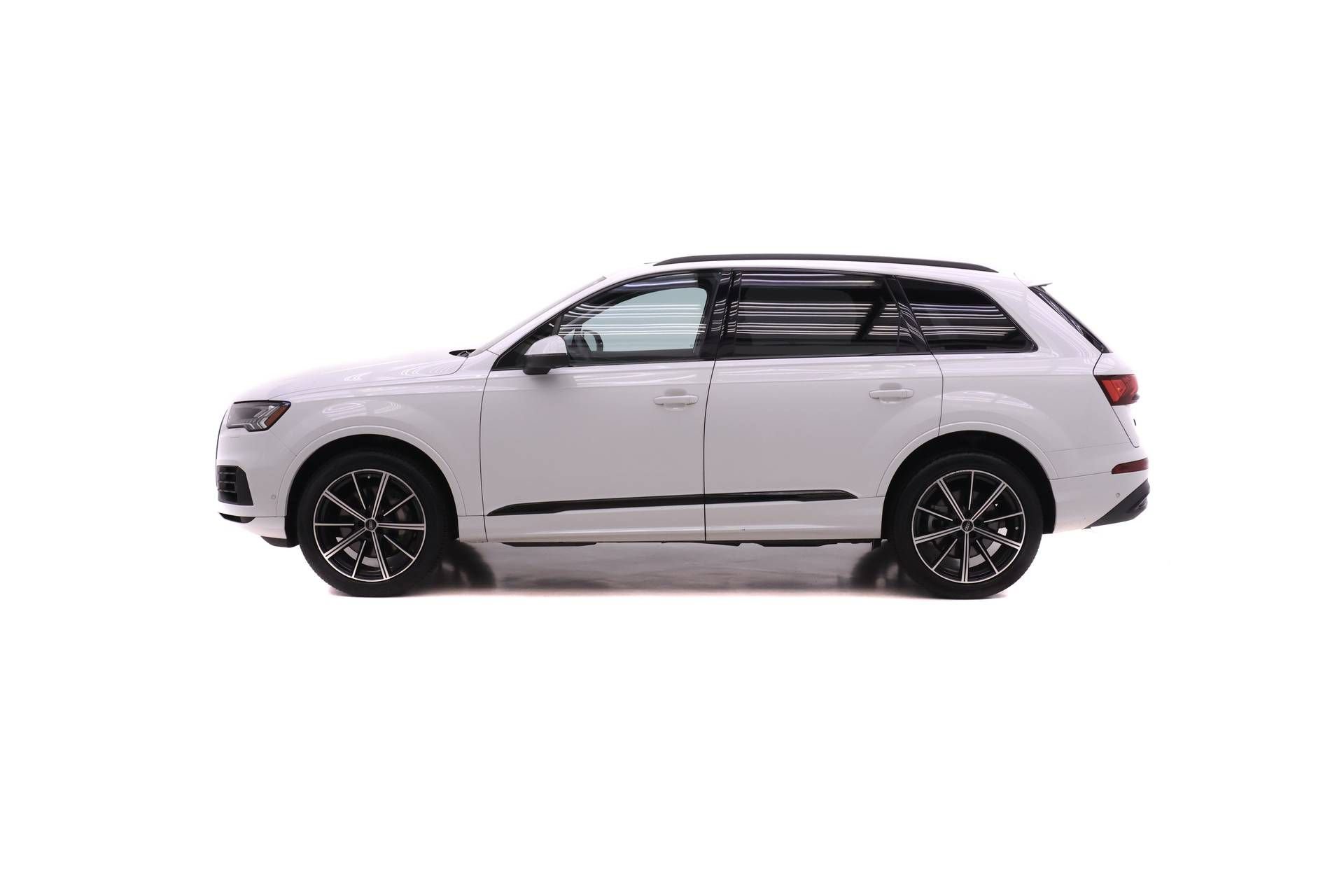 Certified 2023 Audi Q7 2.0T Premium w/ Premium Plus Package AWD/4WD image 3