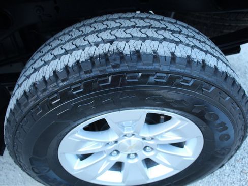 Used 2018 Chevrolet Silverado 1500 LT image 9