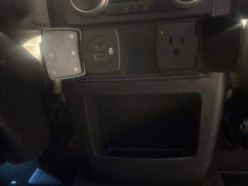 Used 2020 Ford Explorer Limited image 13