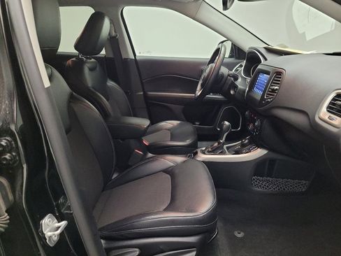 Used 2017 Jeep Compass Latitude w/ Popular Equipment Group AWD/4WD image 21