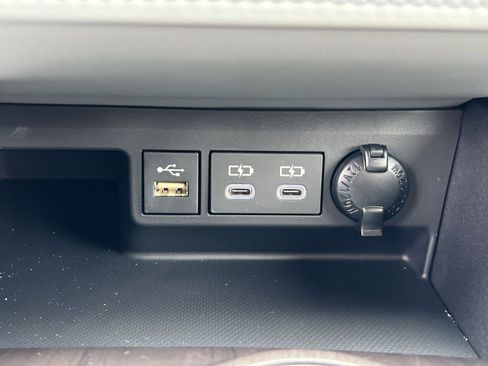 New 2026 Toyota Highlander Platinum image 26