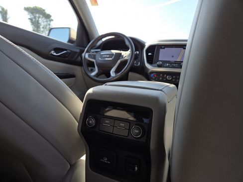 Used 2017 GMC Acadia SLT FWD image 25