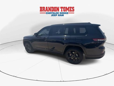 Used 2024 Jeep Grand Cherokee L Limited w/ Black Appearance Package AWD/4WD image 6