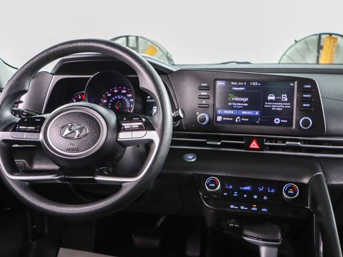 Used 2023 Hyundai Elantra SEL w/ Cargo Package FWD image 17