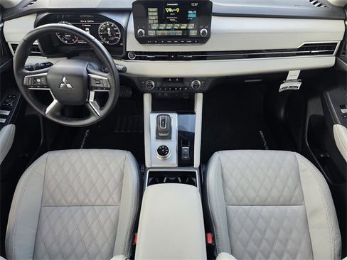 Used 2024 Mitsubishi Outlander SEL image 19