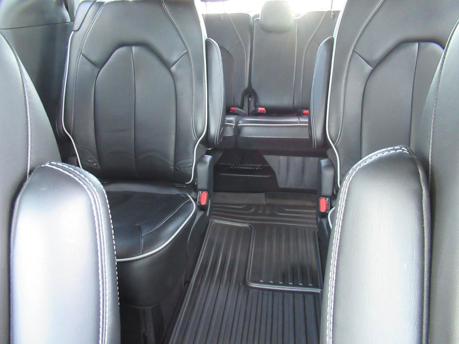 Used 2022 Chrysler Pacifica Limited w/ S Appearance Package FWD image 39