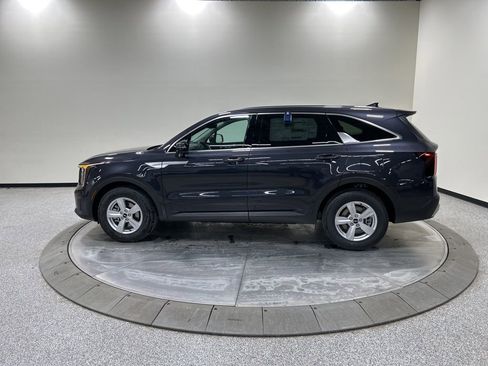 New 2026 Kia Sorento LX image 8