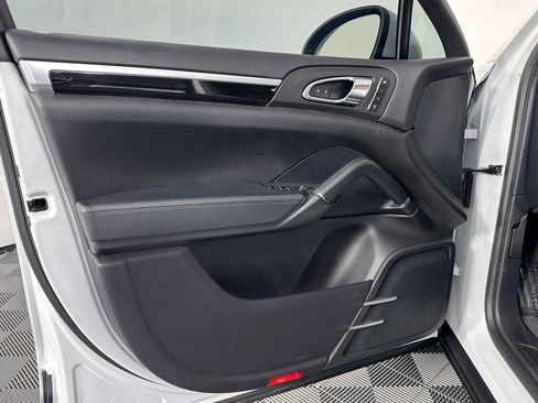 Used 2013 Porsche Cayenne Diesel image 25
