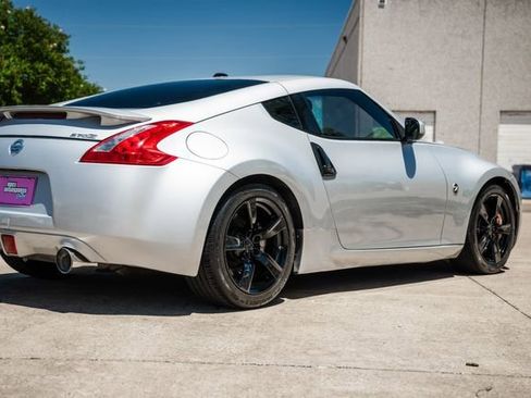 Used 2009 Nissan 370Z Touring w/ Sport Pkg image 43