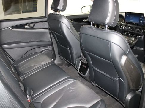 Used 2022 Lincoln Nautilus Reserve AWD/4WD image 34
