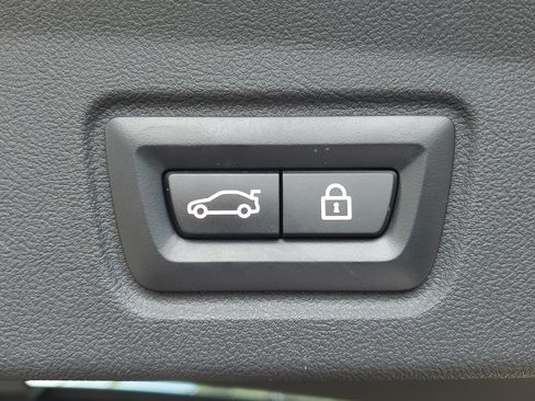Certified 2023 BMW i4 eDrive35 w/ Premium Package RWD image 29