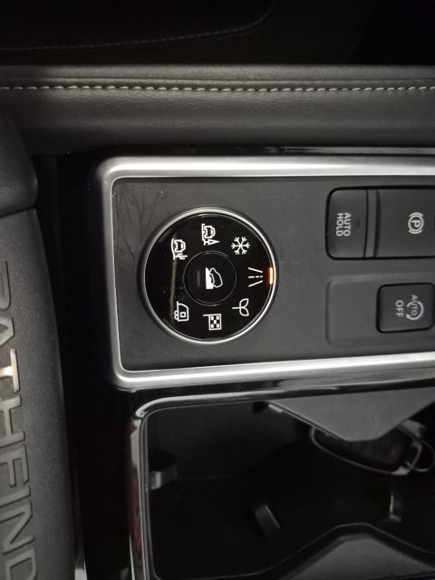 Certified 2025 Nissan Pathfinder SL AWD/4WD image 16