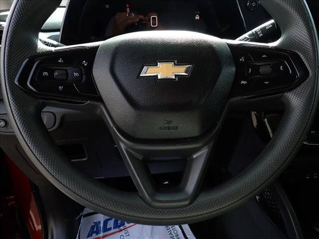 Used 2025 Chevrolet TrailBlazer LT AWD/4WD image 14