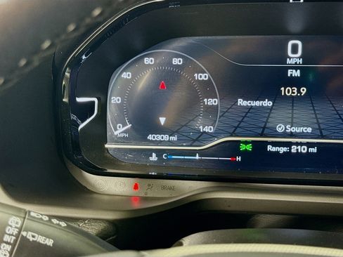 Used 2022 GMC Yukon Denali AWD/4WD image 12