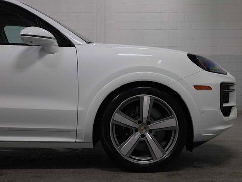New 2025 Porsche Cayenne GTS image 11