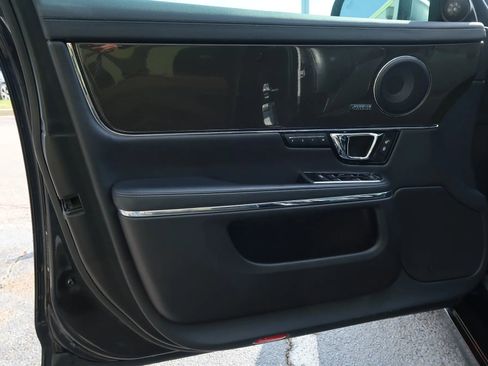 Used 2016 Jaguar XJ R-Sport image 52