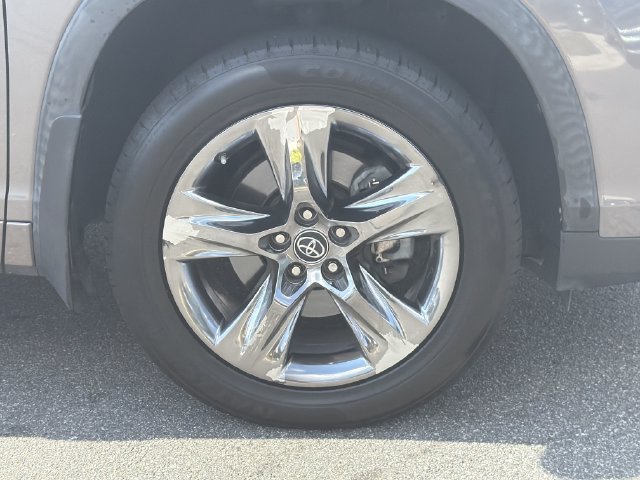 Used 2019 Toyota Highlander Limited Platinum AWD/4WD image 14
