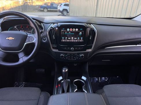 Used 2019 Chevrolet Traverse LT image 16