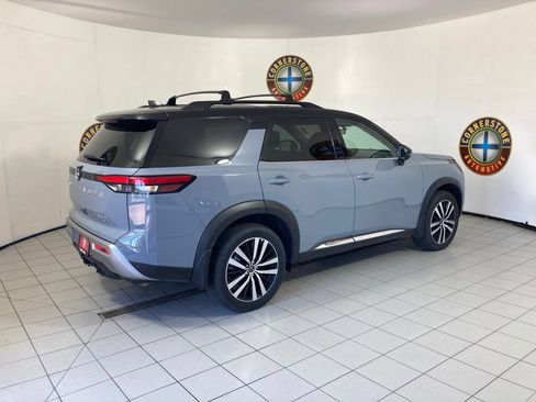 Used 2025 Nissan Pathfinder Platinum w/ Cargo Package AWD/4WD image 22
