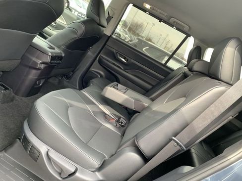 Used 2026 Toyota Grand Highlander XLE image 10