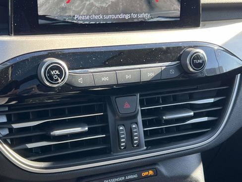 Used 2022 Ford Escape SEL image 12