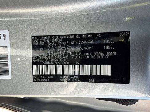 Used 2025 Toyota Grand Highlander FWD image 33