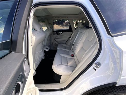 New 2026 Volvo XC60 T8 Ultra w/ Climate Package AWD/4WD image 12