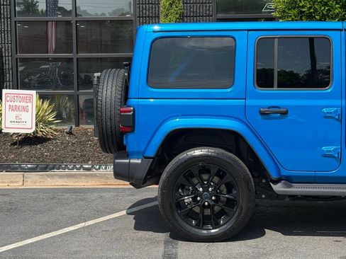 Used 2024 Jeep Wrangler Unlimited Sahara AWD/4WD image 22
