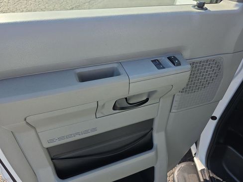 Used 2013 Ford E-250 and Econoline 250 E-250 w/ PWR Group image 5
