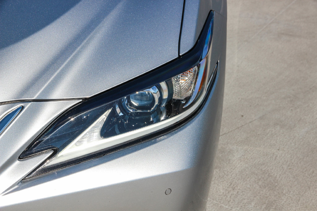 Certified 2023 Lexus ES 350 w/ Accessory Package (Z2) FWD image 9