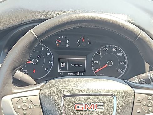 Used 2019 GMC Acadia SLE FWD image 22